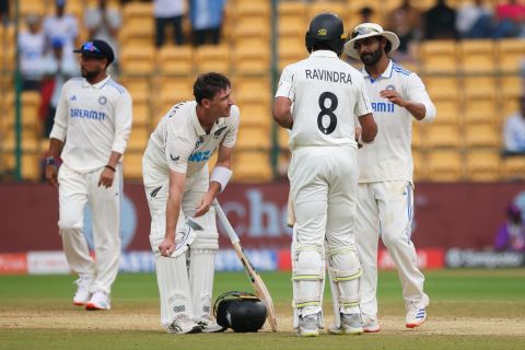 Ravindra Jadeja congratulates Rachin Ravindra as Will Young looks on after New Zealand's win, India vs New Zealand, 1st Test, Bengaluru, 5th day, October 20, 2024