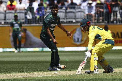 Haris Rauf watches as Cooper Connolly backs up, Australia vs Pakistan, 3rd ODI, Perth, November 10, 2024