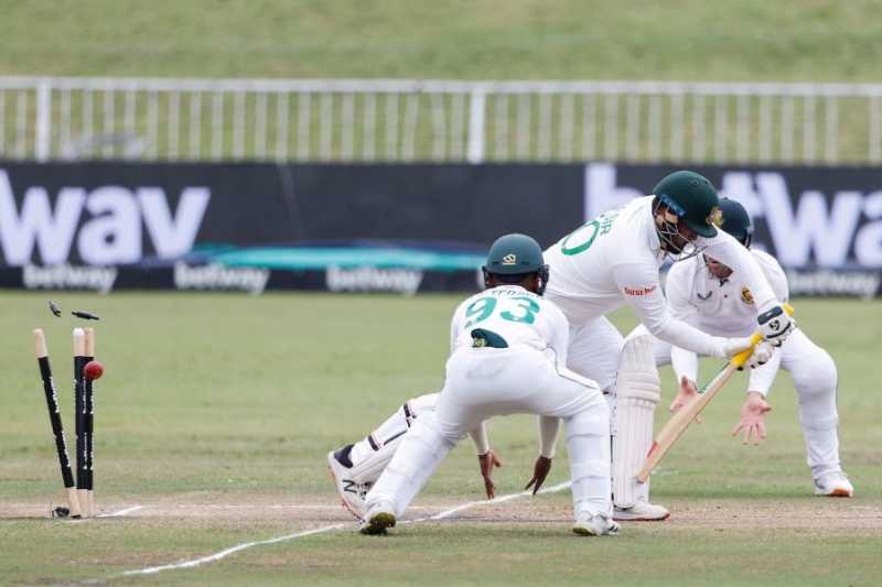 Yasir Ali was beaten by the turn from Keshav Maharaj, South Africa vs Bangladesh, 1st Test, Durban, 5th day, April 4, 2022