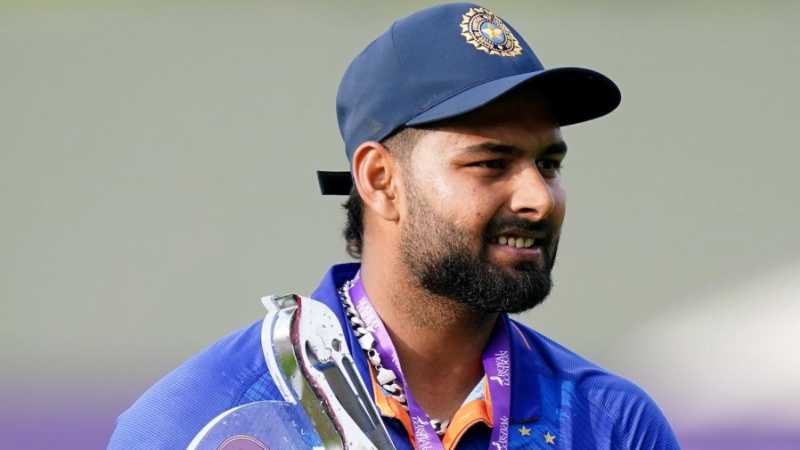Rishabh Pant poses with his Player of the Match trophy, England vs India, 3rd ODI, Manchester, July 17, 2022 
