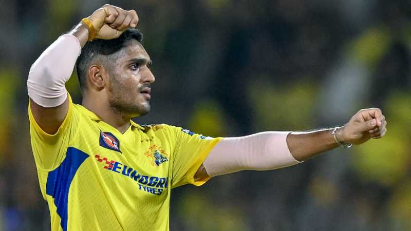 Tushar Deshpande Biography