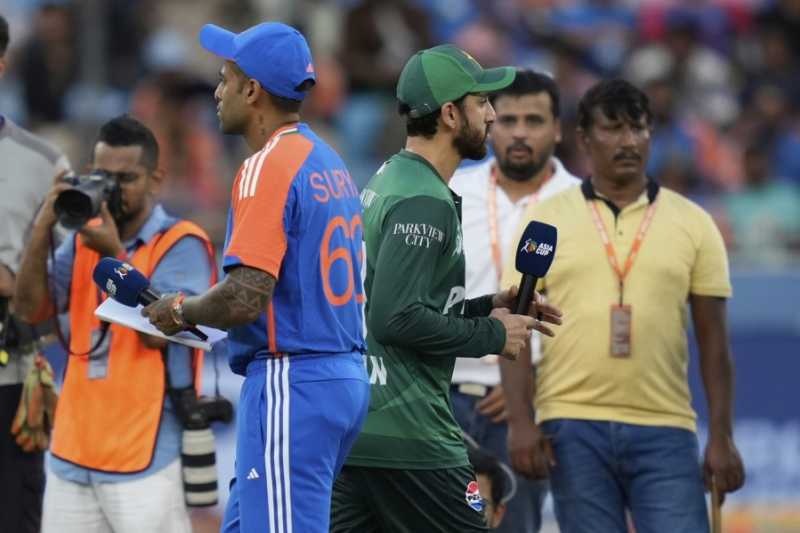 Asia Cup 2025 - Salman Agha skips presentation after India refuse handshakes with Pakistan players | ESPNcricinfo