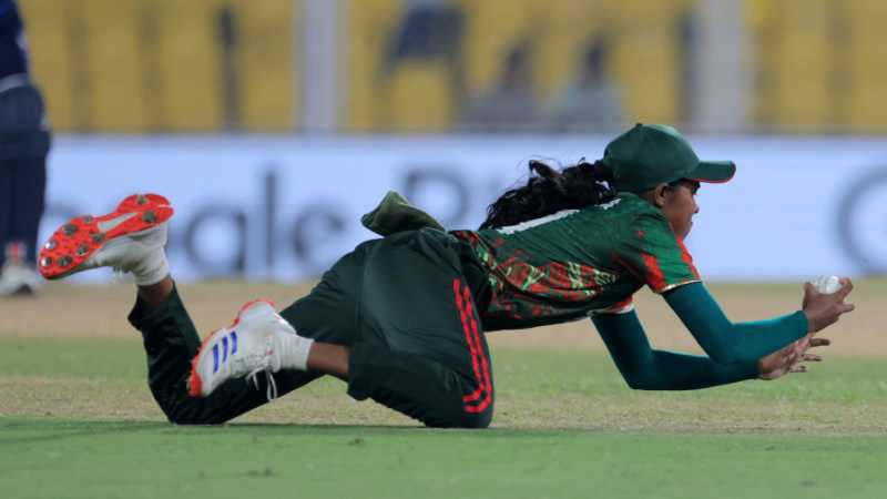 Shorna Akter's low catch off Heather Knight in the 15th over wasn't deemed good enough due to 'inconclusive evidence', Bangladesh vs England, Women's ODI World Cup, Guwahati, October 7, 2025