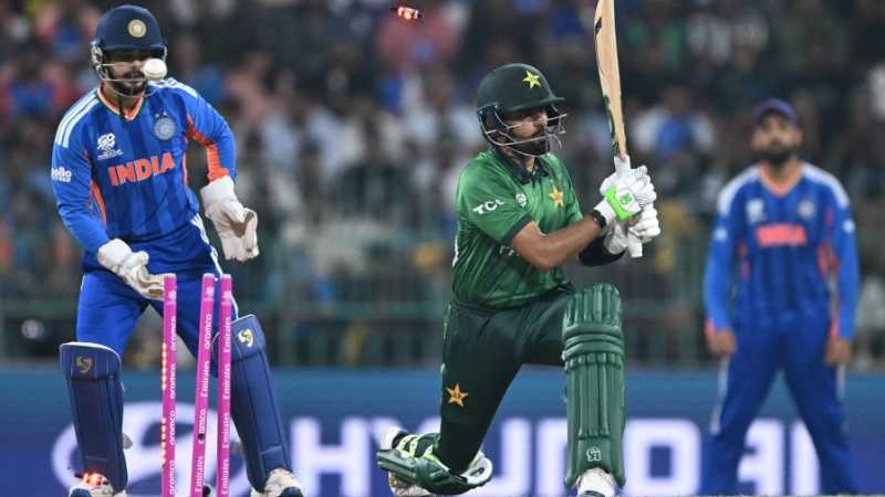 Babar Azam is bowled, India vs Pakistan, Men's T20 World Cup, Colombo, February 15, 2026