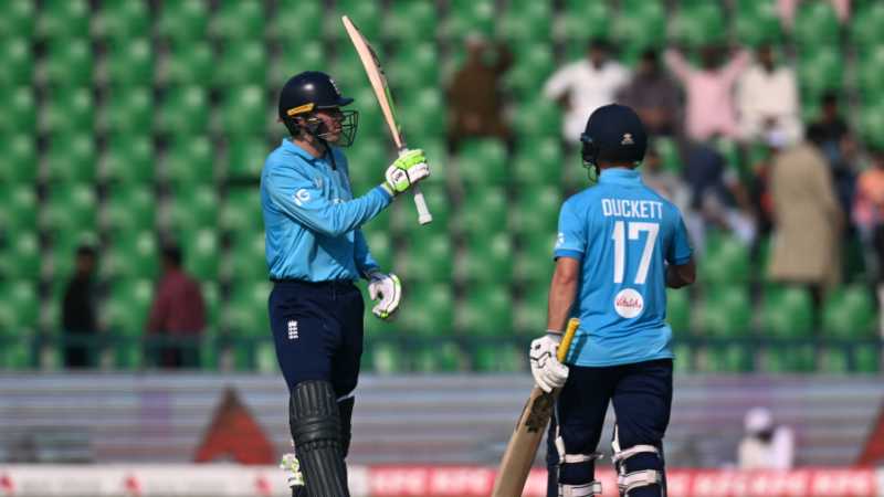 Duckett 167 drives England to 386 for 5 in dead rubber