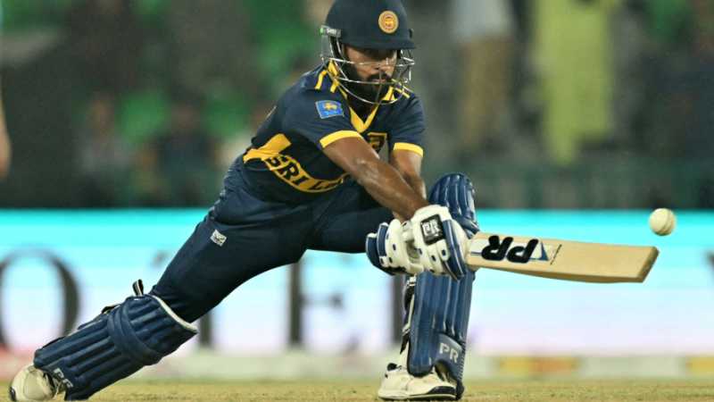 Duckett 167, Dawson four-for, guide England to consolation win