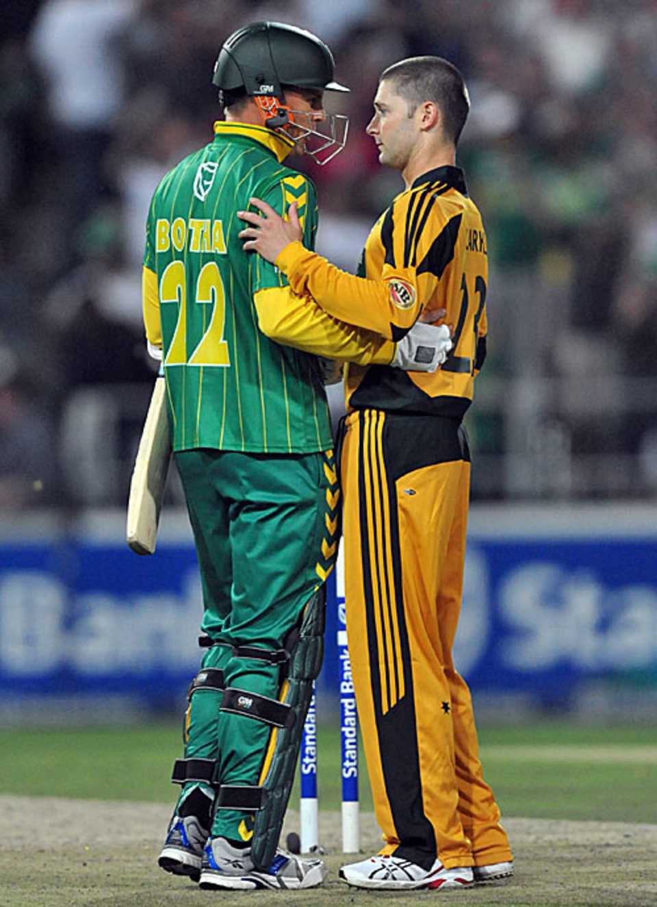 Michael Clarke congratulates Johan Botha after the win, South Africa v Australia, 1st Twenty20 international, Johannesburg, March 27, 2009 