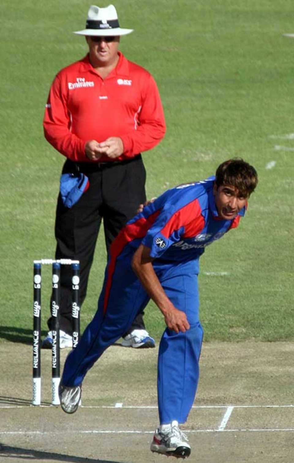 Shapoor Zadran bowls, Afghanistan v Scotland, ICC World Cup Qualifiers, Super Eights, Benoni, April 15, 2009
