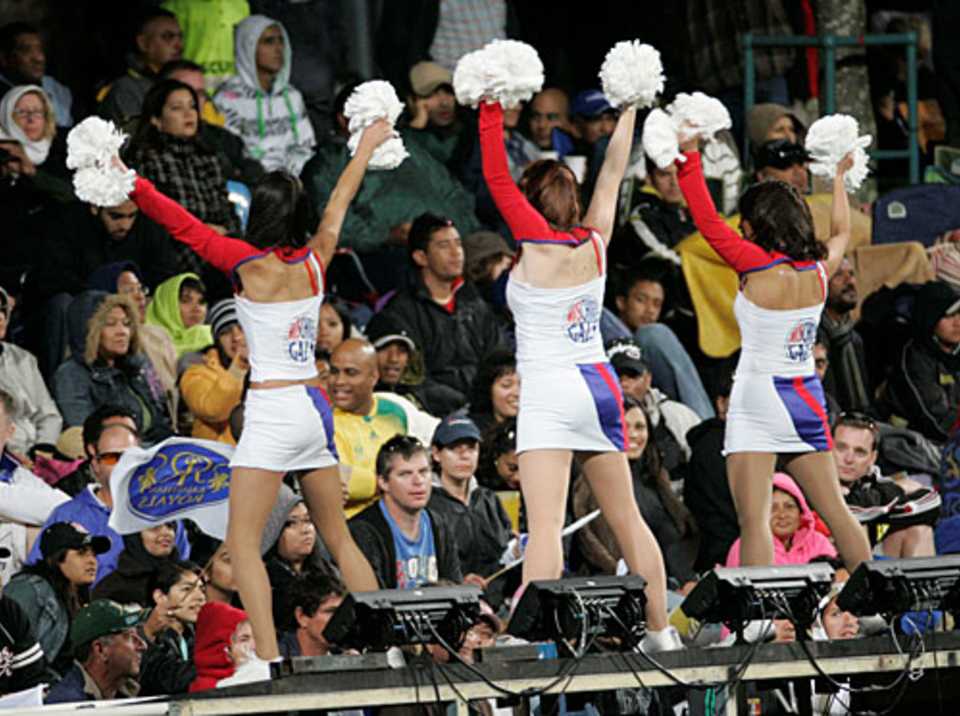 Bangalore's cheerleaders entertain the crowd, Cape Town, April 18, 2009