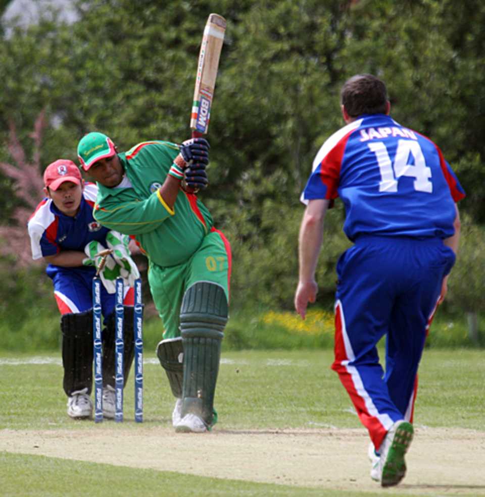 Gavin Beath gets a wicket, Japan v Suriname, ICC World Cricket League Division 7, Port Soif, May 20, 2009