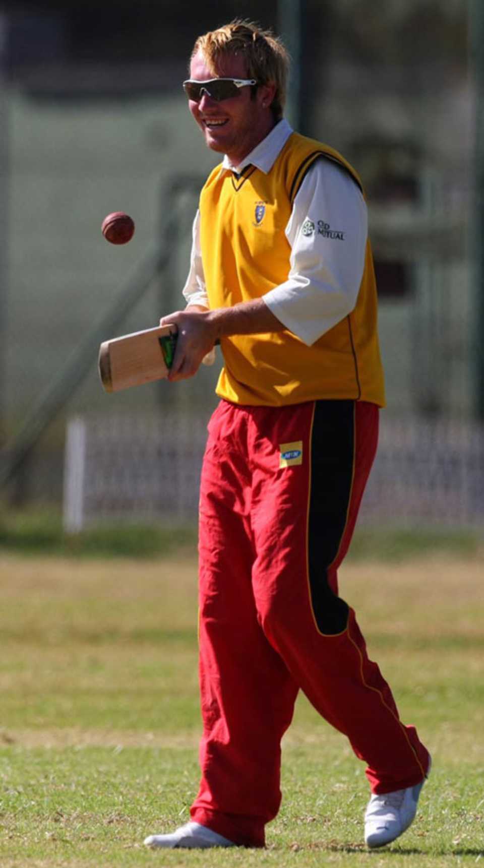 Brendan Taylor juggling with bat and ball, Easterns v Westerns, Logan Cup, Harare Sports Club, April 24, 2009