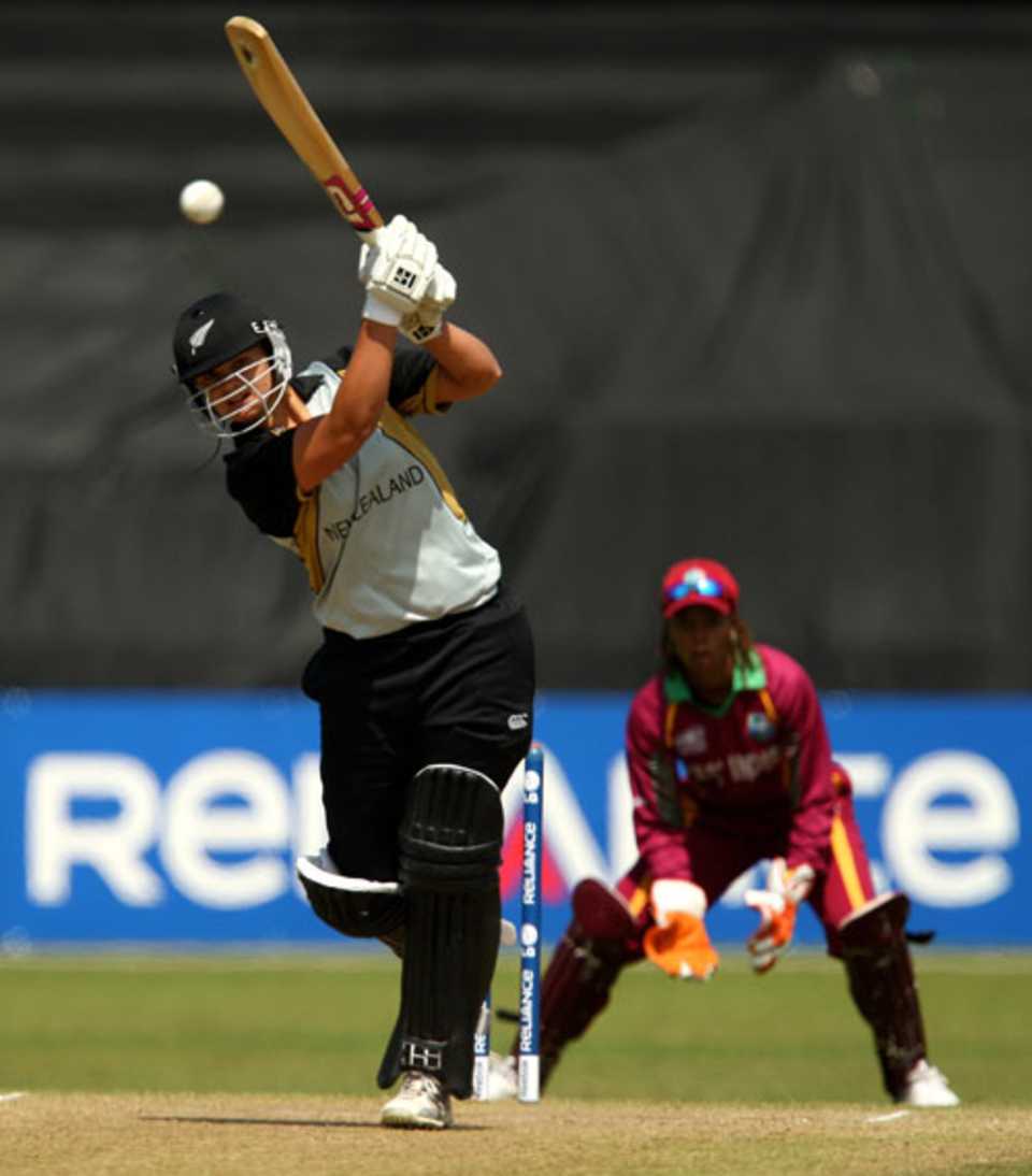 Suzie Bates plays a lofted shot, New Zealand v West Indies, ICC Women's World Twenty20, Taunton, June 13, 2009 