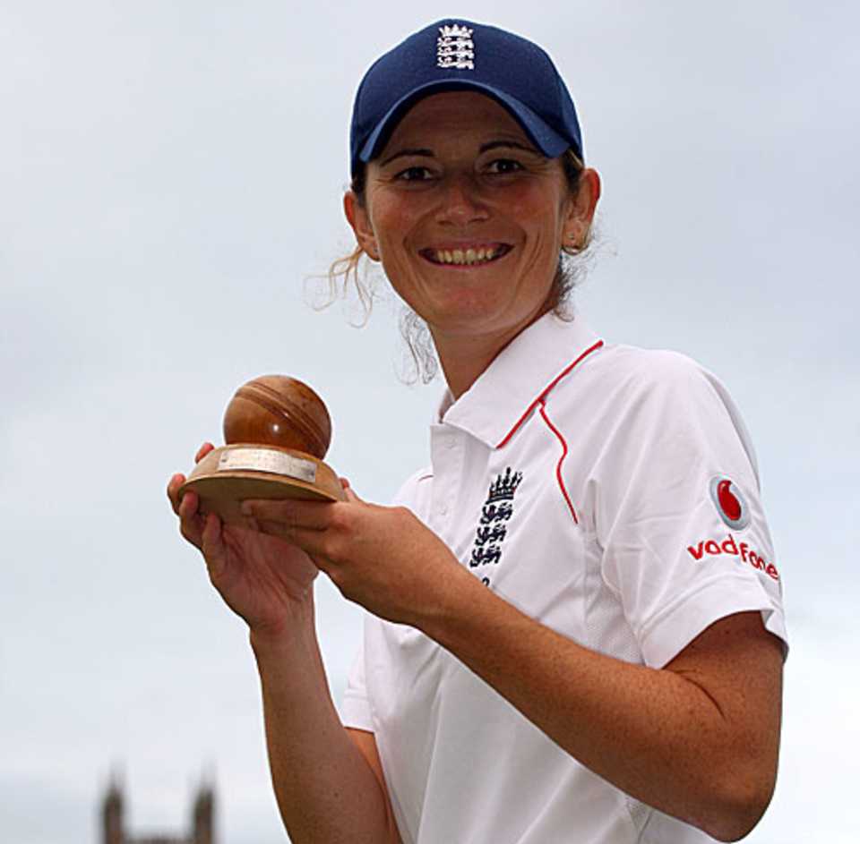 Charlotte Edwards with the Ashes trophy