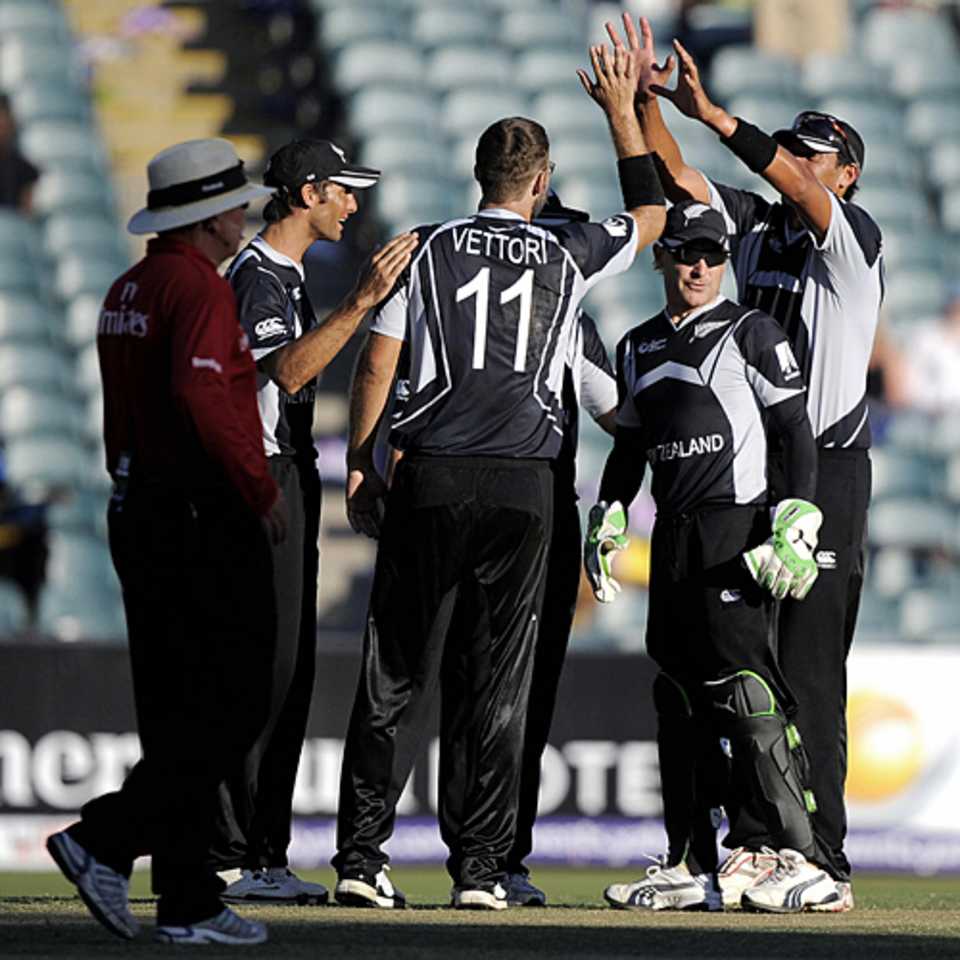New Zealand celebrate the dismissal of Mahela Jayawardene , New Zealand v Sri Lanka, ICC Champions Trophy, Group B, Johannesburg, September 27, 2009