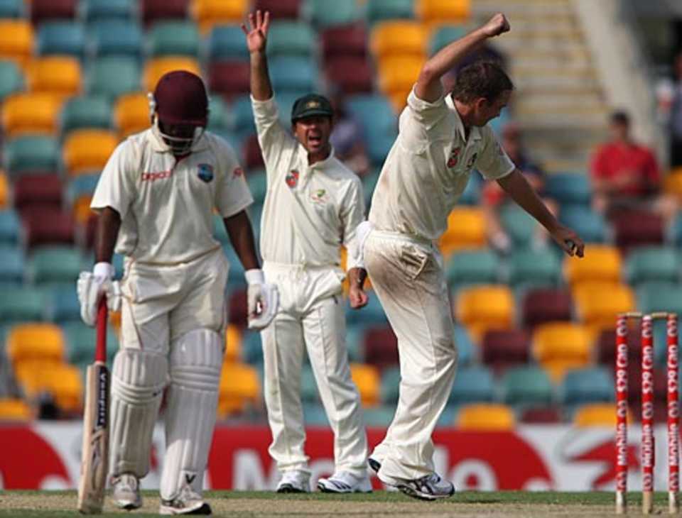 Nathan Hauritz celebrates Brendan Nash's wicket, Australia v West Indies, 1st Test, Brisbane, 3rd day, November 28, 2009