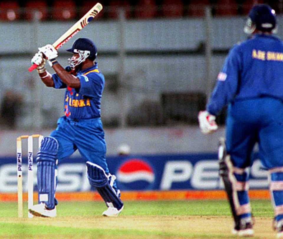 Sanath Jayasuriya cuts loose, India v Sri Lanka, Coca-Cola Champions Trophy, final, Sharjah, October 29, 2000