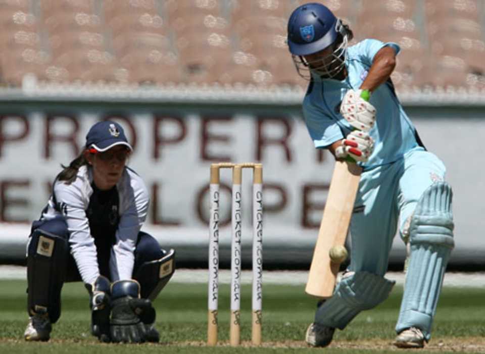 Lisa Sthalekar's 49 was an important contribution in NSW's win, NSW v Victoria, WNCL final, Melbourne, 30 January, 2010