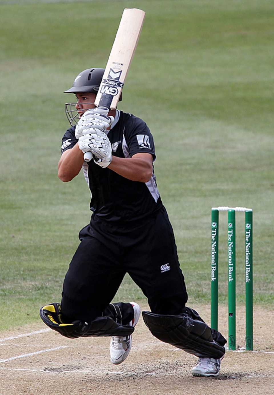Ross Taylor's innings set New Zealand on their way, New Zealand v Bangladesh, 2nd ODI, Dunedin, February 8, 2010