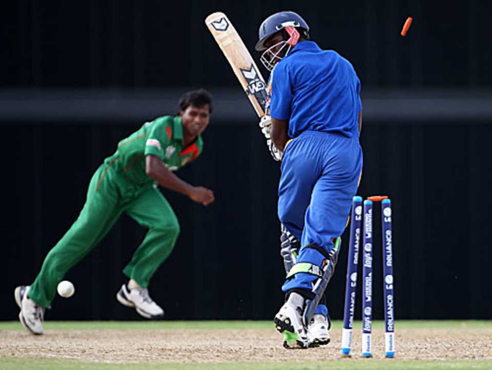Kirk Edwards is bowled by Rubel Hossain