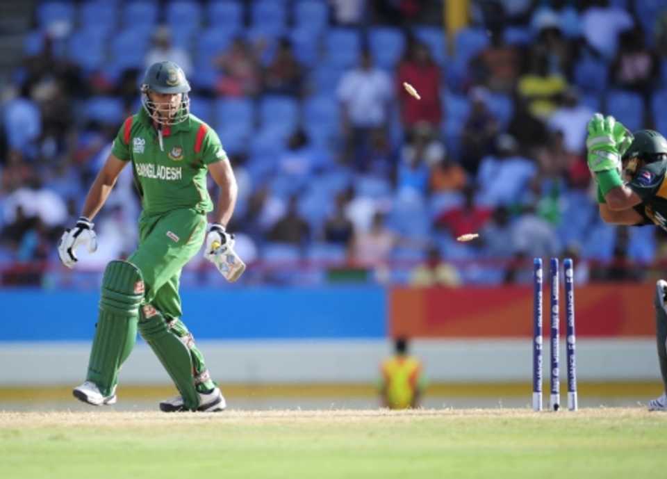 Mashrafe Mortaza is stumped in the closing stages of Bangladesh's chase, Bangladesh v Pakistan, World Twenty20, St Lucia, May 1, 2010