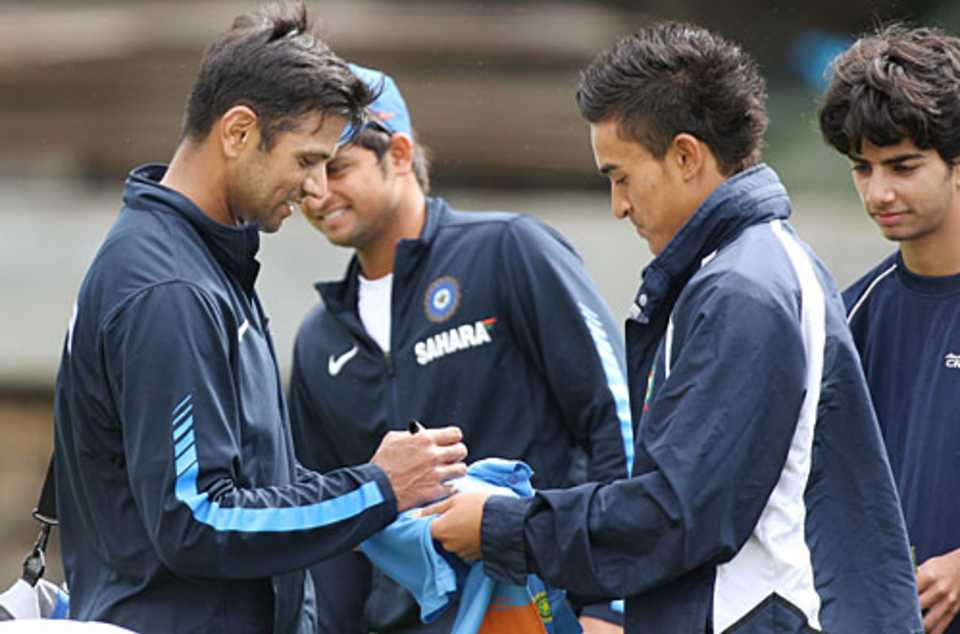 Rahul Dravid signs autographs during training in Auckland