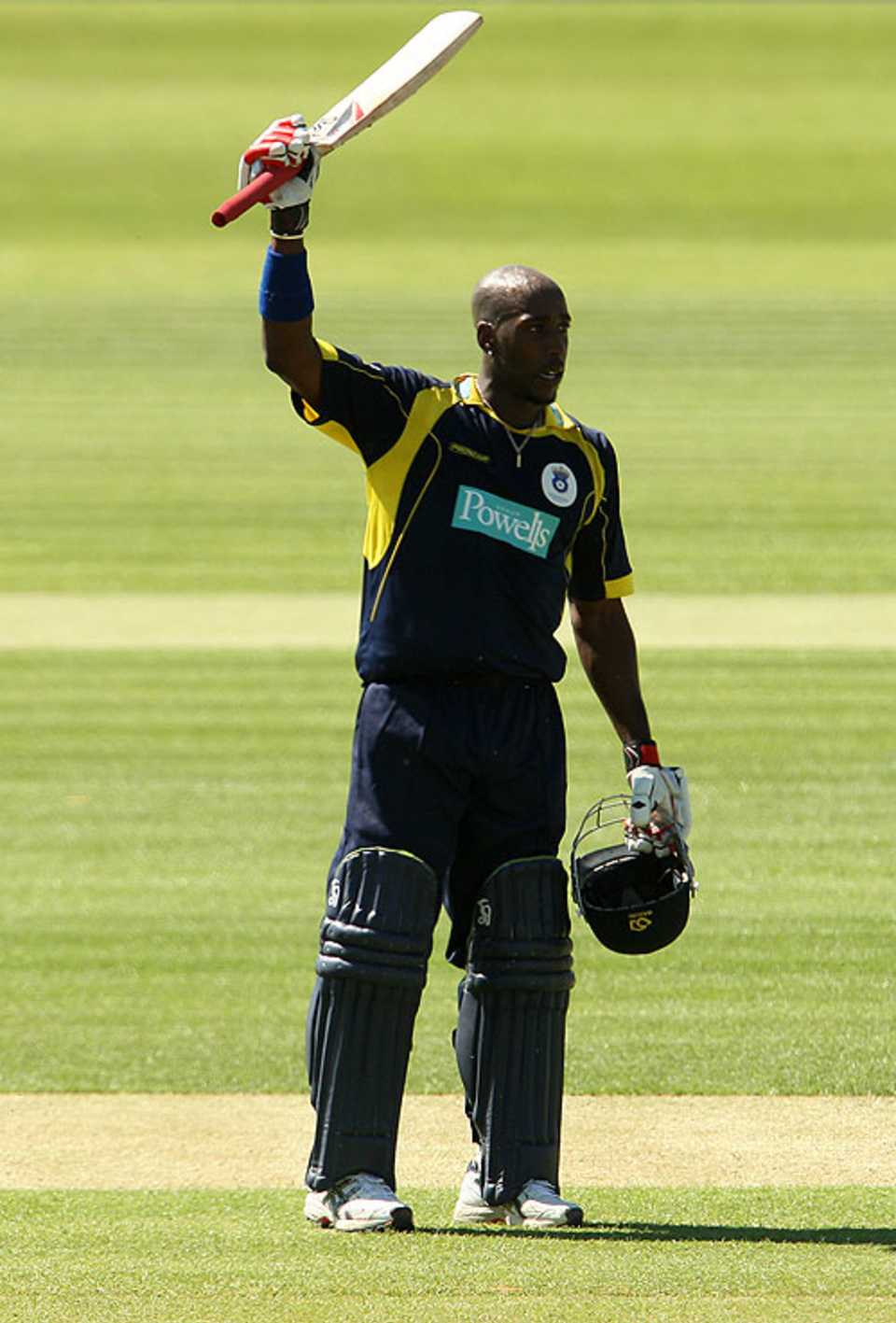 Michael Carberry's hundred came from just 64 balls, Warwickshire v Hampshire, Clydesdale Bank 40, May 22, 2010