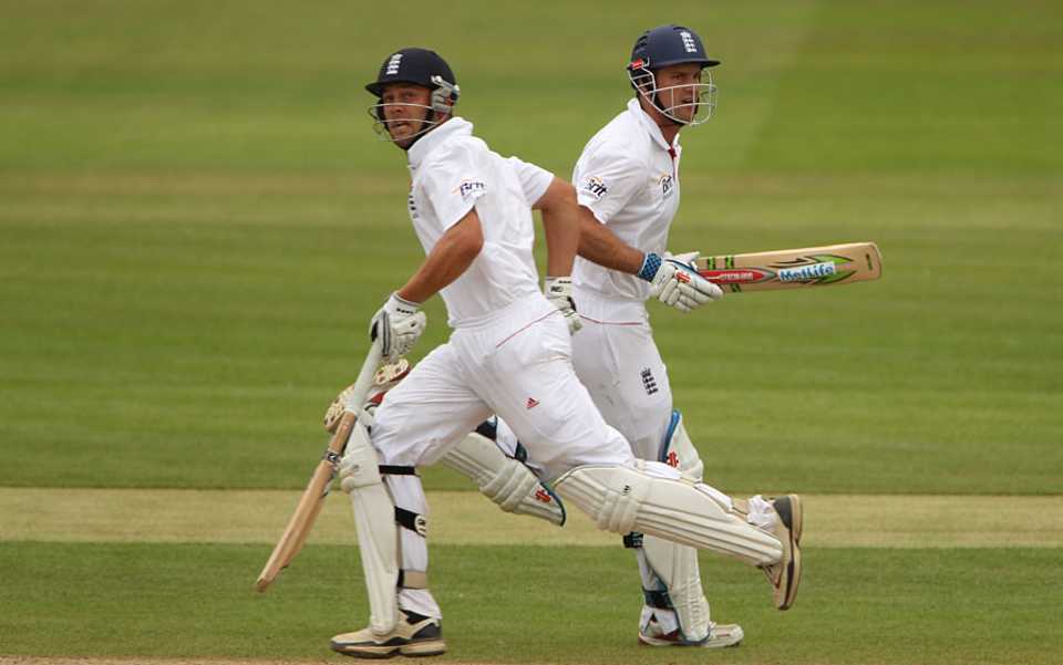 Jonathan Trott and Andrew Strauss shared an undefeated stand of 111 to take England over the line