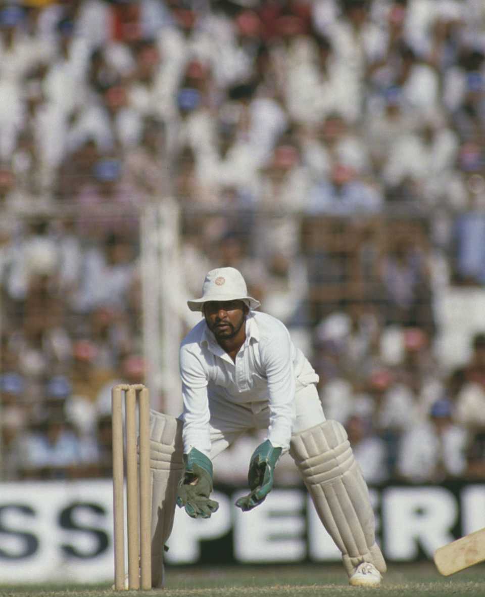 Syed Kirmani waits to collect the ball, India v England, 1st Test, Bombay, 3rd day, December 1, 1984