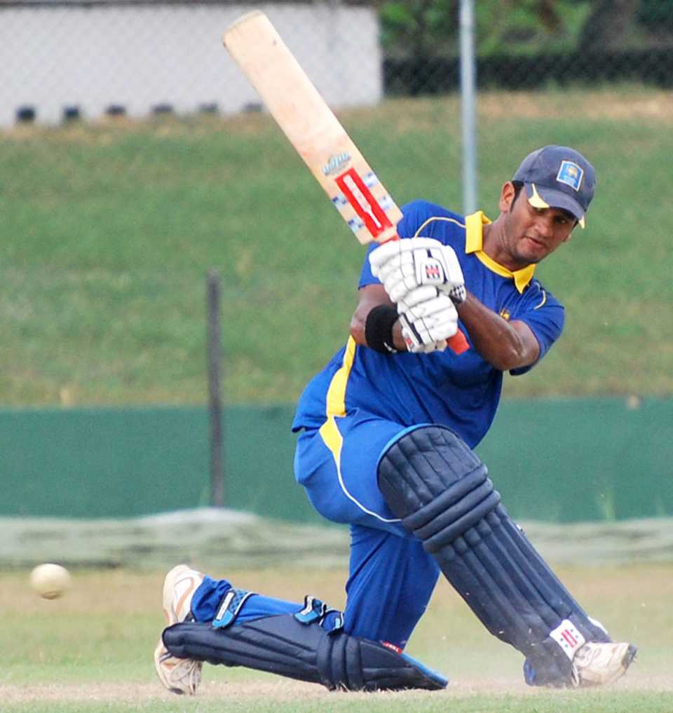 Dimuth Karunaratne scored his maiden one-day hundred