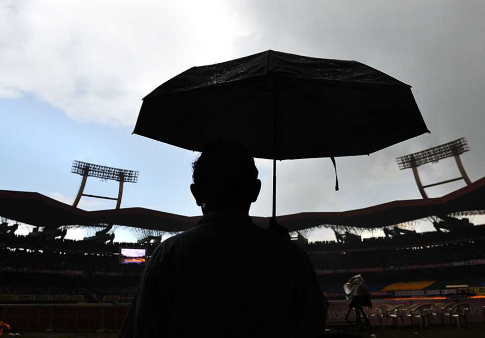 No cricket, only umbrellas in Kochi, India v Australia, 1st ODI, Kochi, October 17, 2010