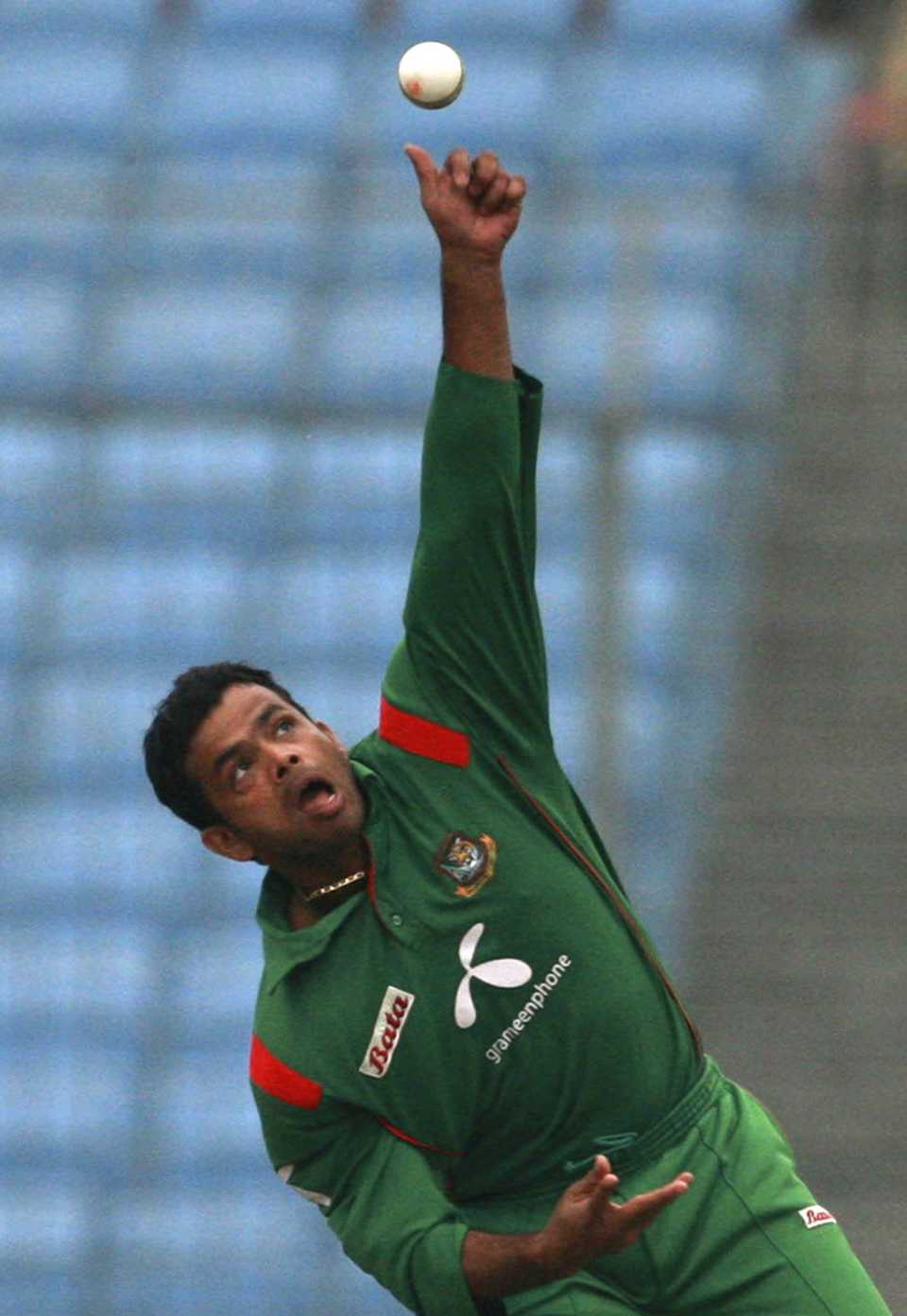 Abdur Razzak bowls during his Man-of-the-Match performance 