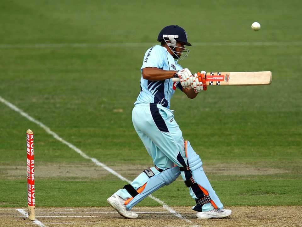 Usman Khawaja pulls during his 121, New South Wales v South Australia, Ryobi Cup, Sydney