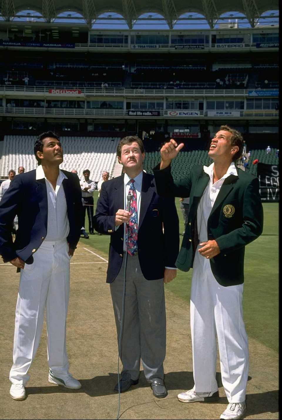 Mohammad Azharuddin and Kepler Wessels at the toss in Johannesburg