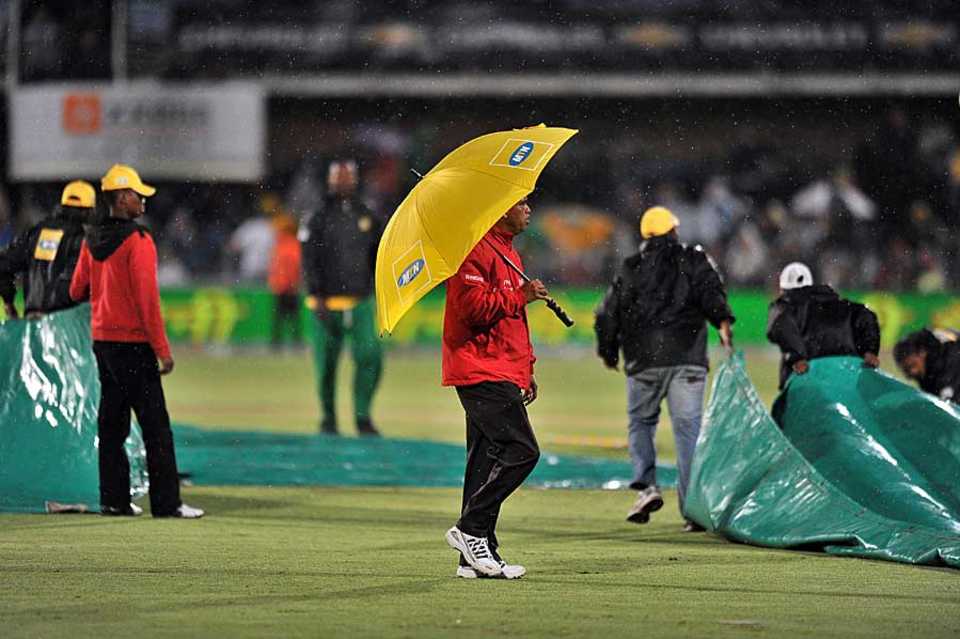 Rain brought an early conclusion to the game, South Africa v India, 4th ODI, Port Elizabeth, January 21, 2011
