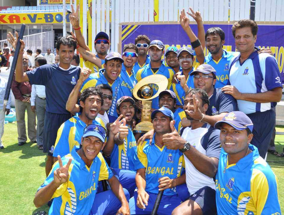 Bengal celebrate their victory in the 2011 Syed Mushtaq Ali Trophy final 