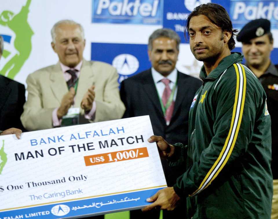 Shoaib Akhtar was named Man of the Match after picking up a five-wicket haul, Pakistan v England, 2nd ODI, Lahore, December 12, 2005