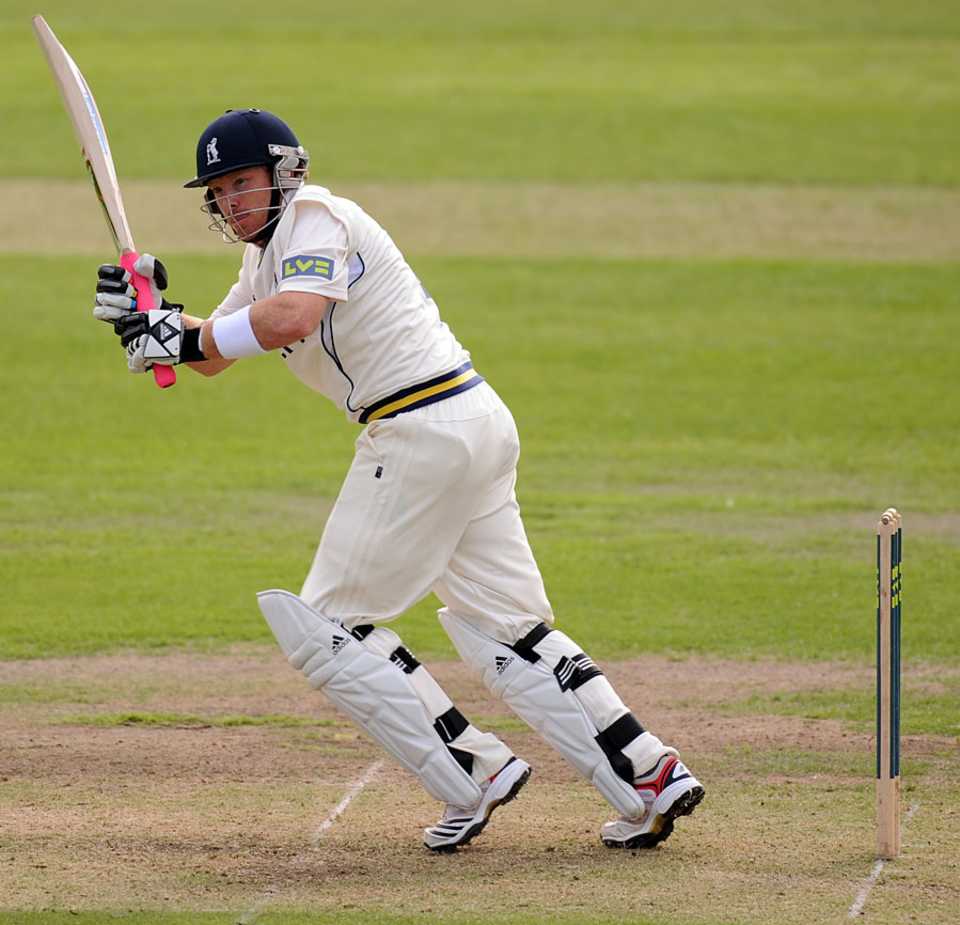 Ian Bell was the best batsman on show as Warwickshire made a strong start against Nottinghamshiree, Nottinghamshire v Warwickshire, County Championship Division One,  Trent Bridge, 1st day, May 18 2011