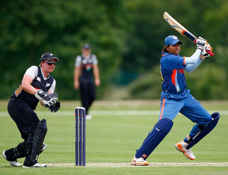 Jhulan Goswami helped India to victory with a composed 33 not out, New Zealand Women v India Women, NatWest Women's T20 Quadrangular Series, Aldershot, June 27, 2011