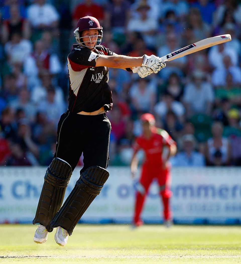 Craig Meschede hit a quick-fire half-century to guide Somerset to victory