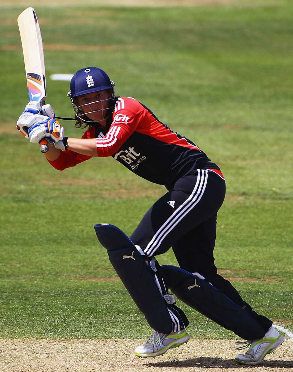 Sarah Taylor lifted England to 237 with an unbeaten 41 from 43 balls