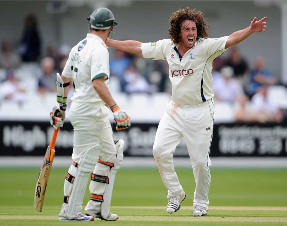 Ryan Sidebottom's wickets helped put Yorkshire in control, Yorkshire v Worcestershire, County Championship Division One, Scarborough, July 11, 2011
