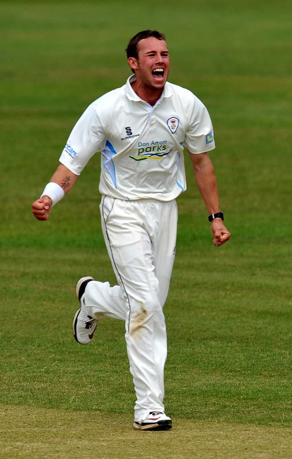Tony Palladino bowled Derbyshire to victory with 5 for 50