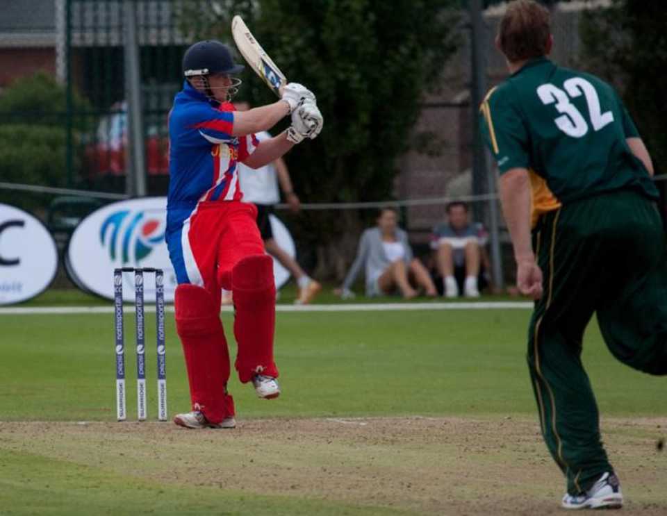 Edward Farley pulls on his way to 90 off 48 balls for Jersey