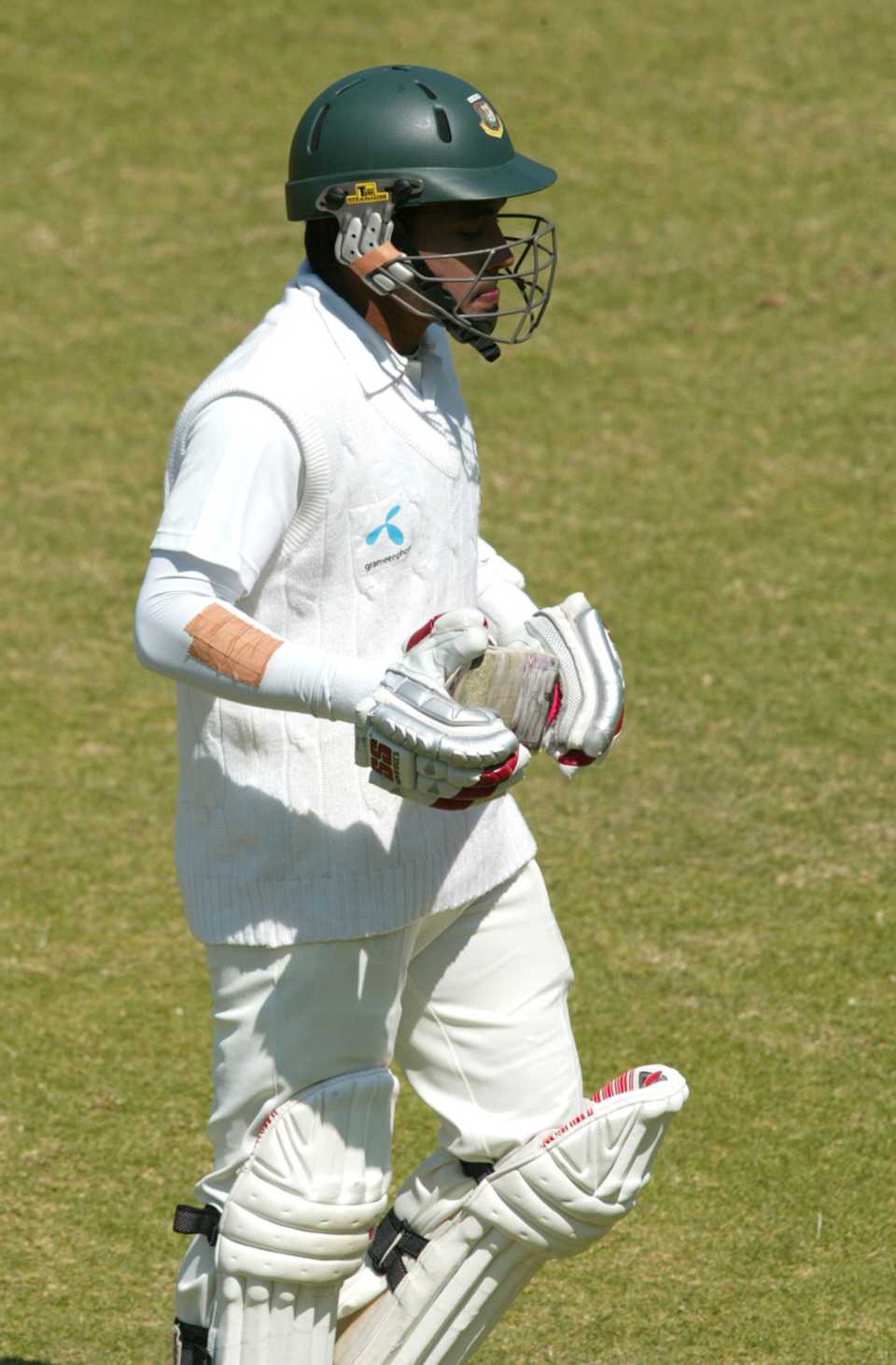 Mushfiqur Rahim is dejected after being out to Chris Mpofu, Bangladesh v Zimbabwe, only Test, Harare, 5th day, August 8, 2011