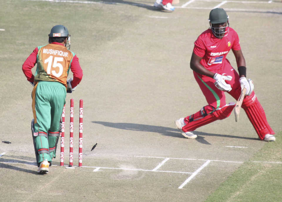 Mushfiqur Rahim stumps Hamilton Masakadza, Zimbabwe v Bangladesh, 2nd ODI, Harare, August 14, 2011