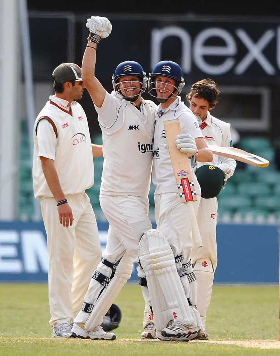 Gareth Berg and John Simpson completed Middlesex's chase