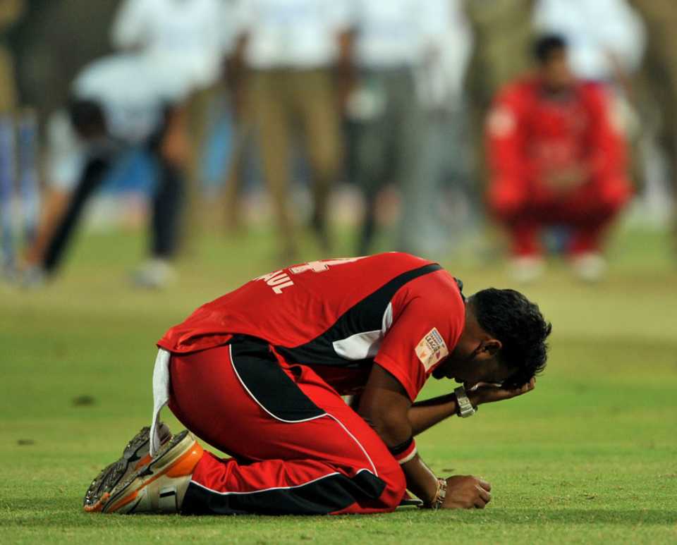 Ravi Rampaul is despondent after T&T's loss, Mumbai Indians v Trinidad & Tobago, Champions League T20, Bangalore, 26 September, 2011