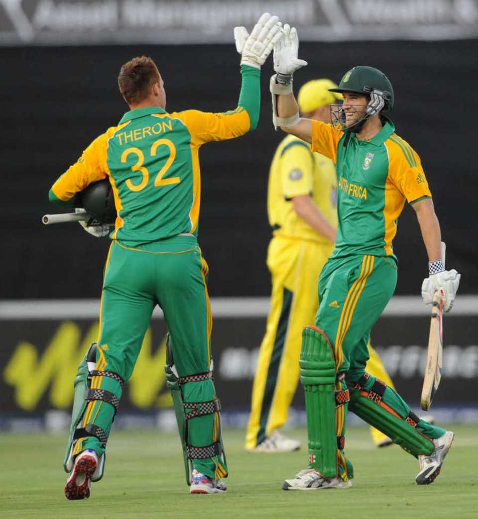 Rusty Theron and Wayne Parnell high-five after their matchwinning stand, South Africa v Australia, 2nd Twenty20, Johannesburg, October 16 2011