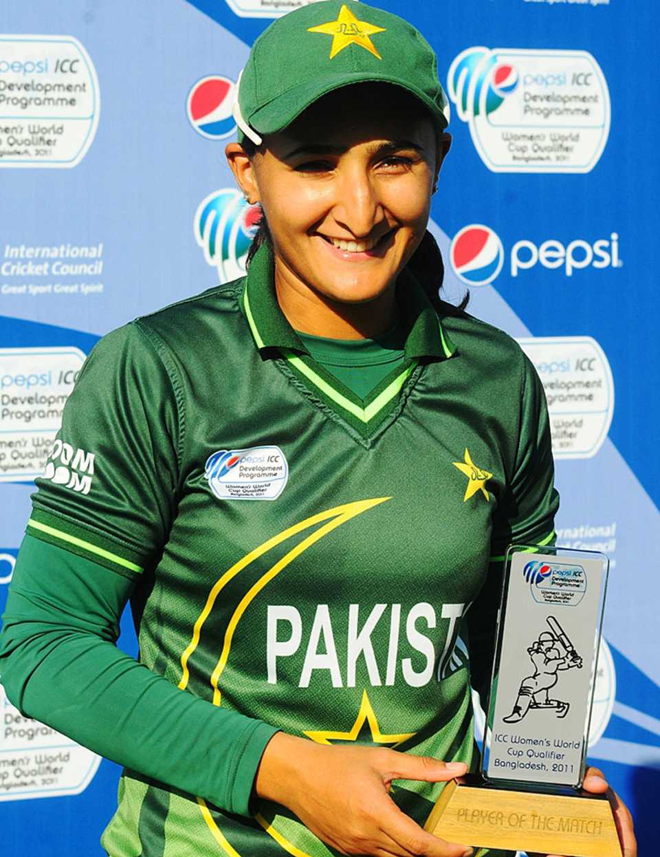 Bismah Maroof holds the Player-of-the-Match award