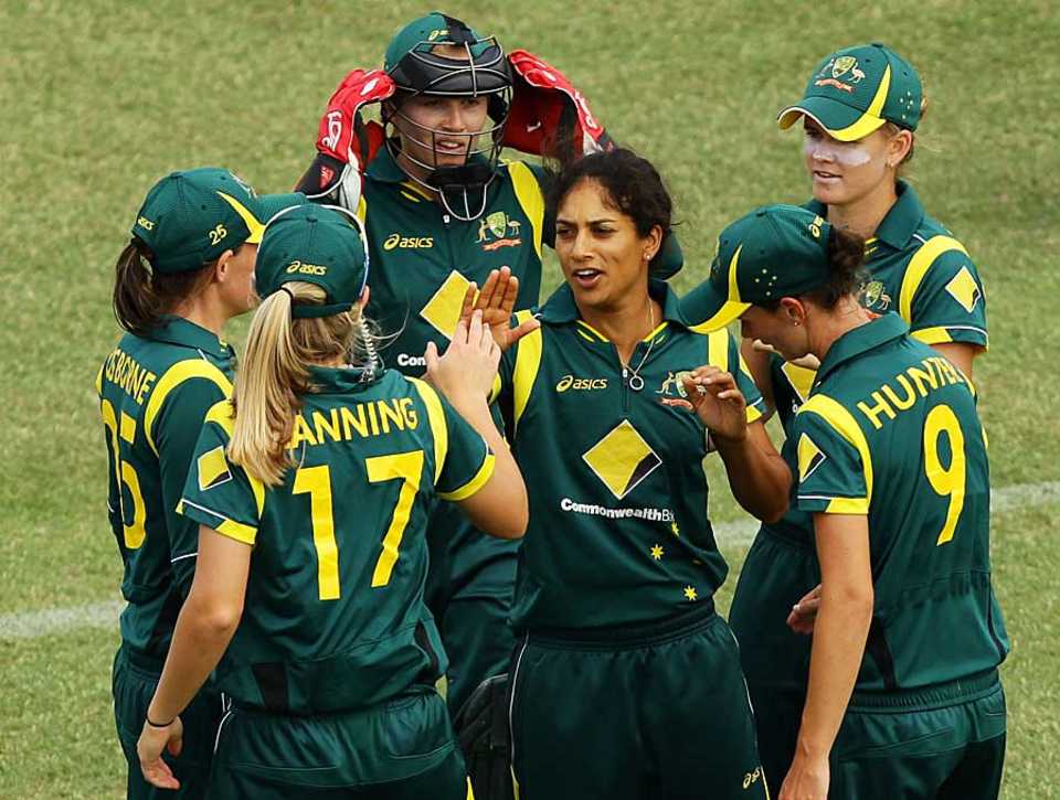 Lisa Sthalekar picked up four wickets